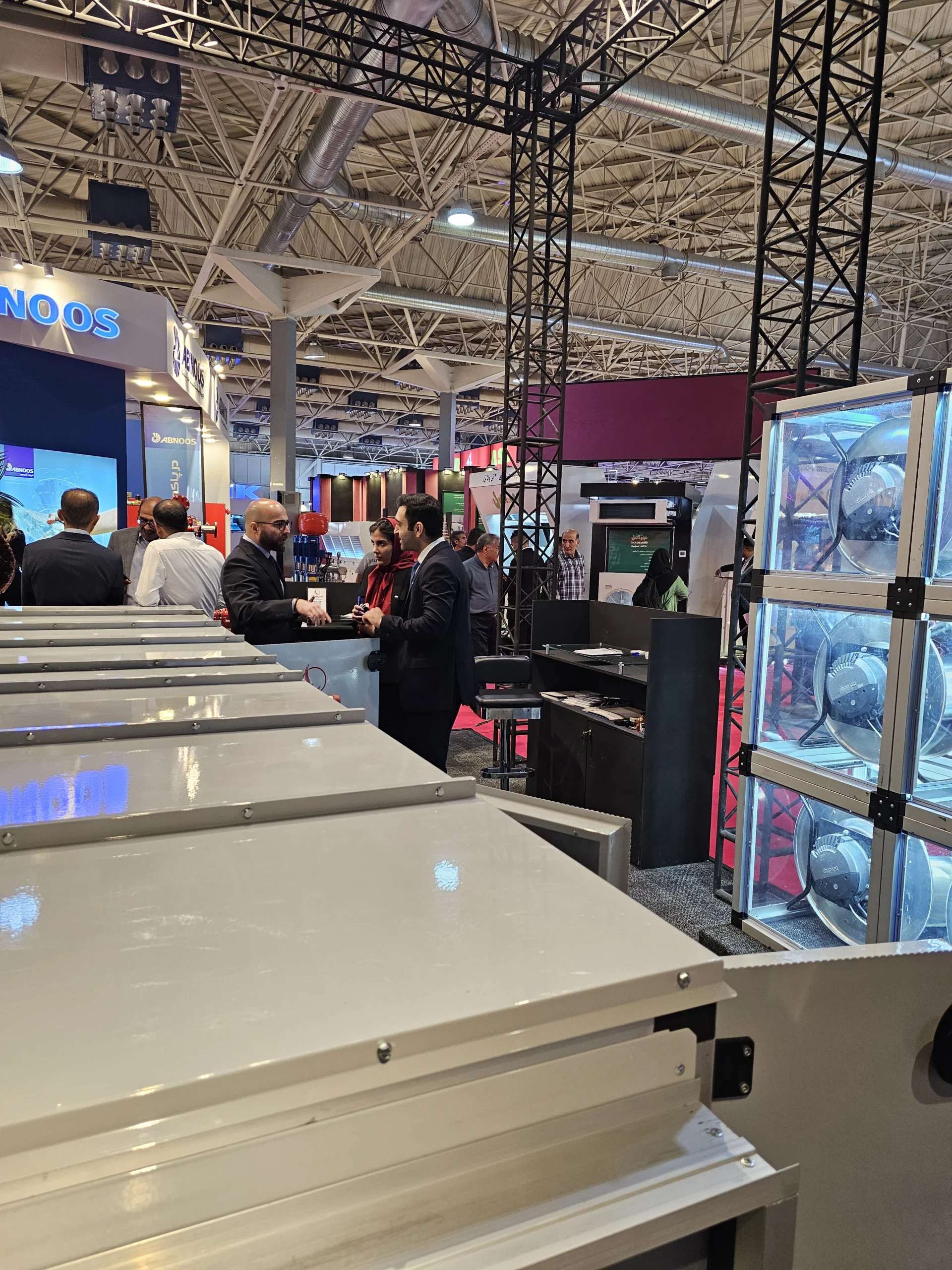 غرفه‌ تهویه توس در نمایشگاه